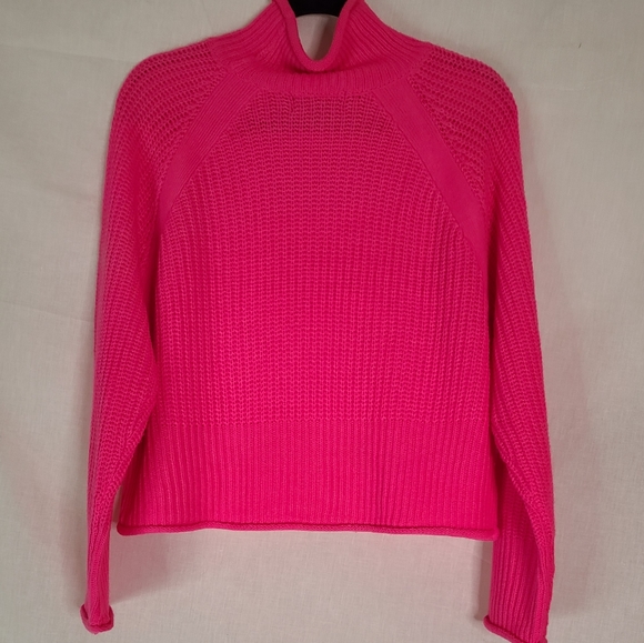 NWOT - HOT PINK KNITTED SWEATER - Picture 2 of 9